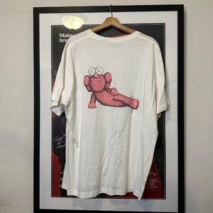 KAWS x Uniqlo T-Shirt XXL